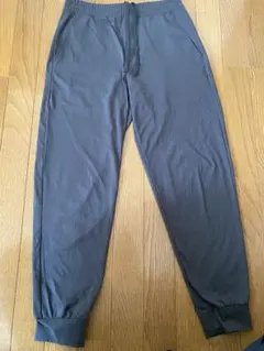 UNIQLOユニクロウルトラストレッチアクティブジョガーパンツ　ダークグレー　S