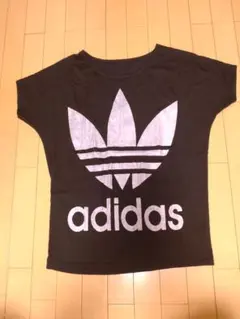アディダス Tシャツ