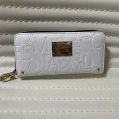 ホワイトエンボス加工長財布 レディース