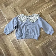 フラワー襟付きグレー トレーナー