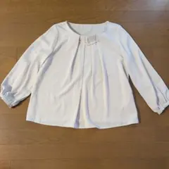 ホワイトパール装飾ブラウス