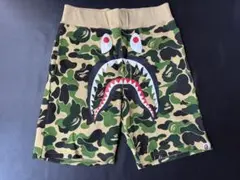 【新品未使用】A BATHING APE BAPE シャーク ハーフパンツ 迷彩のサムネイル