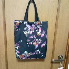 ハンドメイド　花柄トートバッグ 黒×ミントグリーン