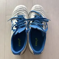 asics サッカーシューズ ホワイト/ブルー　少年用22.0cm