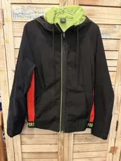 NIKE フード付きウィンドブレーカー