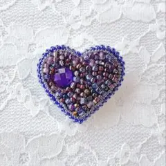 ビーズ刺繍 ブローチ ハート パープル系 キラキラ ハンドメイド