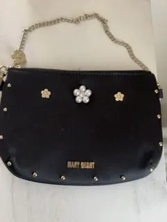 MARY QUANTパールビジュー・チェーン付きポーチ（ブラック）