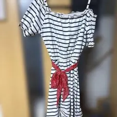 ［人気デザイン］オフショルダー白黒ストライプワンピース