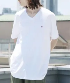 TOMMY HILFIGER ホワイト Vネック Tシャツ L