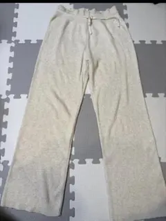 リブ編みクリーム色カジュアルパンツ