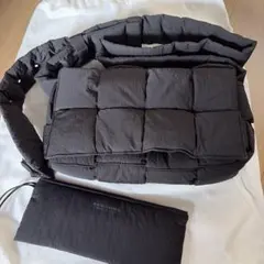 BOTTEGA VENETA パデッド カセット ショルダーバッグのサムネイル