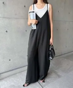 サロペット Vネック ブラック