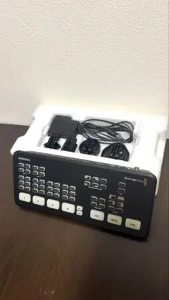 Blackmagic Design ATEM Mini 箱・電源付属