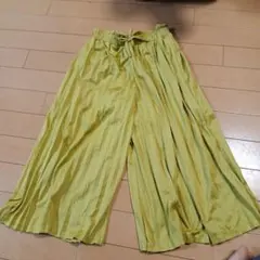 guイエロー系 プリーツ ガウチョパンツ130センチ
