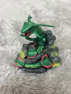 ポケモン　レックウザ フィギュア
