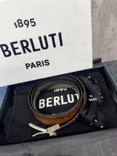 【極美品】ベルルッティ リバーシブル レザーベルト ブラウン　箱、袋ありのサムネイル
