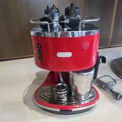 DeLonghi デディカ スタイル エスプレッソマシン EC680R (レッド) EC680R カプセル式エスプレッソマシン デディカ レッド Delonghi