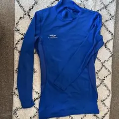 長袖インナー 青　140