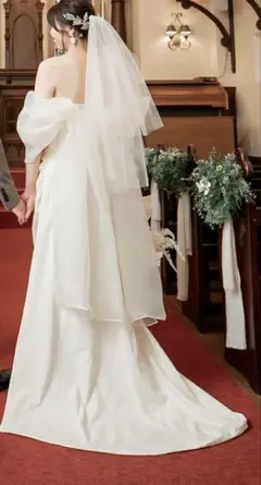 ウェディングドレス　前撮り　結婚式　チュールスリット　オフショルダードレス