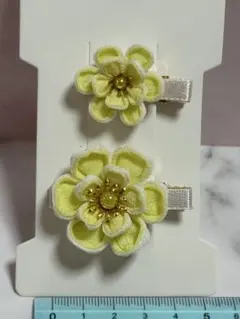 花型イエローヘアクリップ2個セット