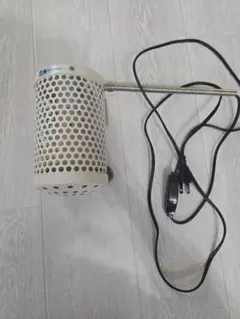 マルカン CASA ヒートセラミック 100W ペットヒーター インコ ヒーターのサムネイル