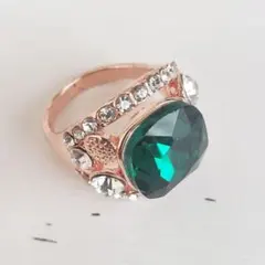 エメラルドカラーの大ぶりビジューリング ピンクゴールド ビンテージ 21号