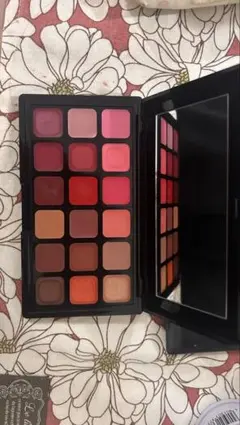 Kesalan Patharan リップパレット 20色セットのサムネイル