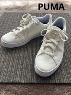 PUMA スニーカー