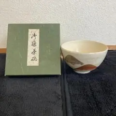 【共箱付】御深井焼 抹茶碗 巴山作 茶道具 茶碗 瀬戸焼 共箱付】御深井焼 抹茶碗 巴山作 茶道具 茶碗 瀬戸焼 - メルカリ