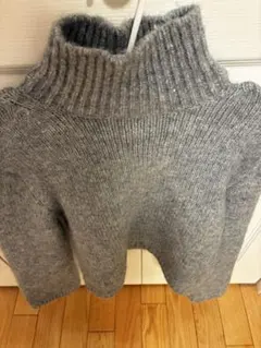 H&M 今季グレー タートルネックニット XS