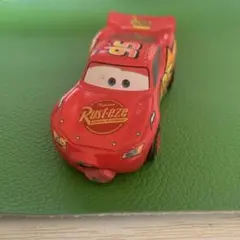 トミカ　カーズ　ラントニングマックイーン　ジャンプタイプ