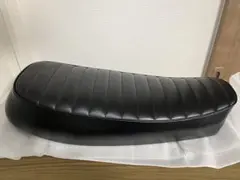 美品！ トライアンフ 2025年 水冷ボンネビル 純正シート - メルカリ
