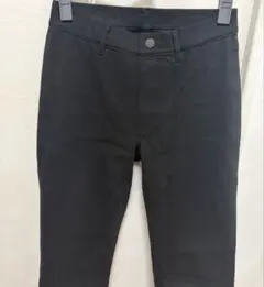 UNIQLO ブラックスキニーストレッチデニムパンツ