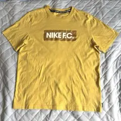 【美品・未使用に近い】NIKE F.C. Tシャツ イエロー(メンズXL)のサムネイル
