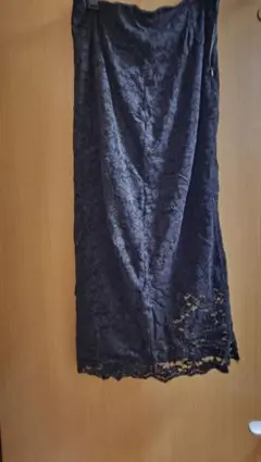 Dazy ブラック レース生地 スリッド入りタイトスカート