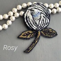 ⑩38ミナペルホネン ブローチアクセサリー ハンドメイド 薔薇刺繍テキスタイル