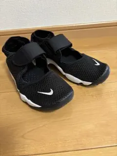 Nike メッシュサンダル ブラック　リトルリフト24cm エアリフト　ナイキ