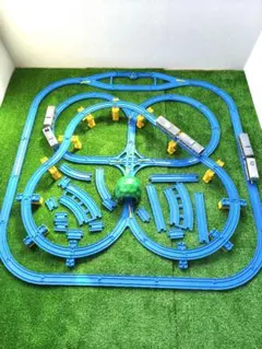 プラレール ベーシック セット 直線 曲線 橋脚 レイアウトC 車両付き