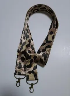 ショルダーストラップ　スマホストラップ　ショルダーバッグ　ヒョウ柄　ハンドメイド