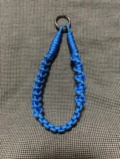 ハンドメイド　パラコードハンドストラップ　単色　ブルー