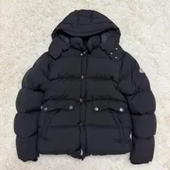 【美品】Lサイズ　PYRENEX ピレネックス REIMS ダウンジャケットのサムネイル