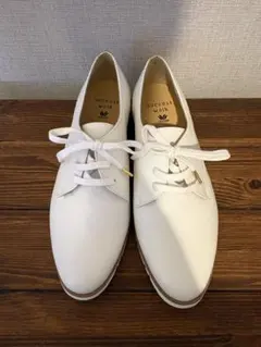 ホワイトレザー レースアップシューズ