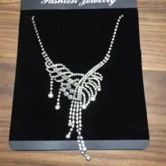 美品　キラキラ　ネックレス