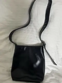 レザーショルダーバッグ