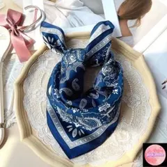 シルク スカーフ　ペイズリー　ネイビー×白 オールシーズン　バンダナ柄　オシャレ