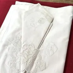 値下げしました！刺繍が上品なランチョンマットとナプキン　 4組セット