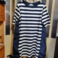 美品！MONCLER ボーダー柄 半袖ワンピース ネイビー×ホワイト Mサイズのサムネイル