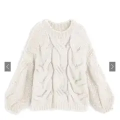 【美品・新品・未使用】ローゲージケーブルニットトップス アイボリー