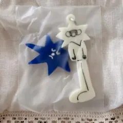 llnuit るるにゅい キーホルダー 犬川家子 アクリルチャーム 星型 白 青
