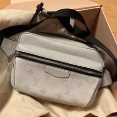新品未使用 国内正規品 ルブタン ボディバッグ 白 ルブファンク 希少